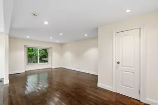 11 Pony Cir, Roslyn Heights, NY 11577 - Photo 16