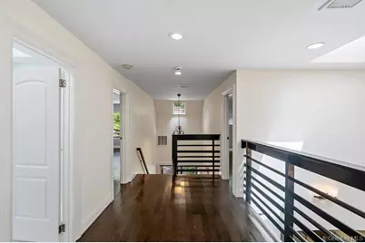 11 Pony Circle, Roslyn Heights, NY 11577 - Photo 32