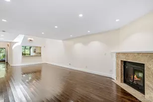 11 Pony Cir, Roslyn Heights, NY 11577 - Photo 14