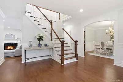 14 Dupont Court, Dix Hills, NY 11746 - Photo 8