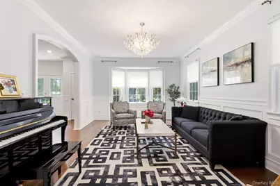 14 Dupont Court, Dix Hills, NY 11746 - Photo 10