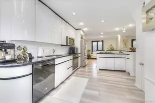 34 Reyam Rd, Lynbrook, NY 11563 - Photo 14