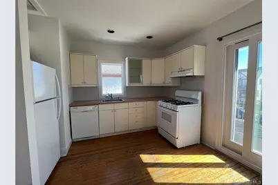 445 W Walnut Street #Upper, Long Beach, NY 11561 - Photo 2