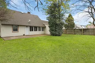 26 Carriage Ln, Levittown, NY 11756 - Photo 2
