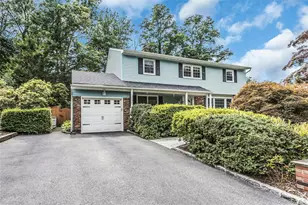 8 Lenmore Dr, Old Bethpage, NY 11804 - Photo 2
