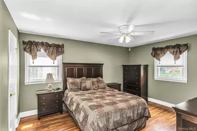 8 Lenmore Drive, Old Bethpage, NY 11804 - Photo 18