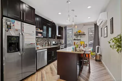 71-61 70th St, Glendale, NY 11385 - Photo 6