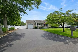 12 Walnut St, Centereach, NY 11720 - Photo 2