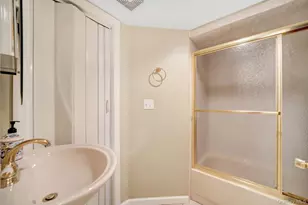 15 Abbey Dr, Commack, NY 11725 - Photo 16