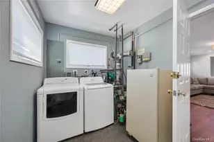 26 Ballad Ln, Hicksville, NY 11801 - Photo 20