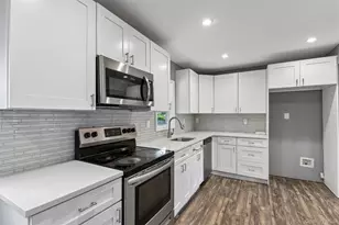 416 Arizona Ave, Bay Shore, NY 11706 - Photo 2