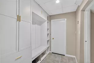 10 Sycamore Rd, Glen Cove, NY 11540 - Photo 14