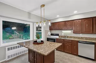 10 Sycamore Rd, Glen Cove, NY 11540 - Photo 4