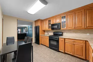 393 Park Pl, Brooklyn, NY 11238 - Photo 6