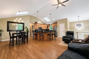94 Newton Blvd, Ronkonkoma, NY 11779 - Photo 4