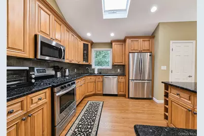 94 Newton Boulevard, Ronkonkoma, NY 11779 - Photo 10