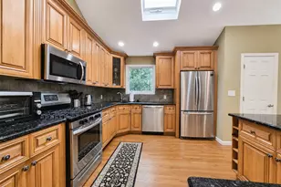 94 Newton Blvd, Ronkonkoma, NY 11779 - Photo 10