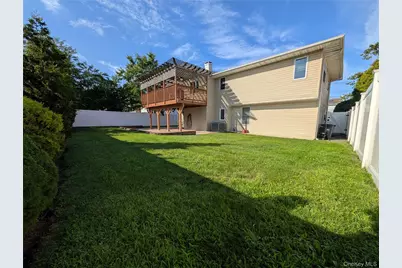 3039 Clubhouse Road, Merrick, NY 11566 - Photo 26