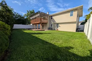 3039 Clubhouse Rd, Merrick, NY 11566 - Photo 26