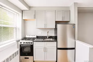 470 E Broadway, Long Beach, NY 11561 - Photo 10