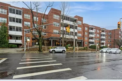 1 Kensington Gate #211, Great Neck, NY 11021 - Photo 1