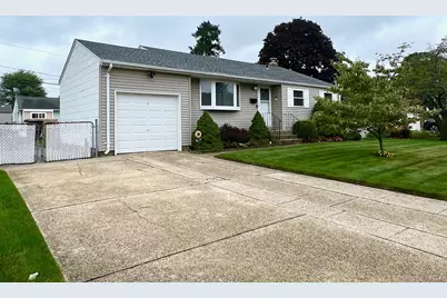 23 Franklin Street, Islip, NY 11751 - Photo 2