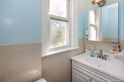 7333 71st Place, Glendale, NY 11385 - Photo 18