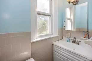 73-33 71st Pl, Glendale, NY 11385 - Photo 18