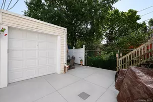 73-33 71st Pl, Glendale, NY 11385 - Photo 24