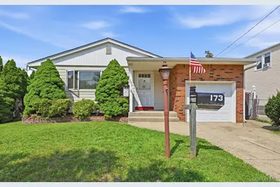 173 12th Street, Bethpage, NY 11714 - Photo 2