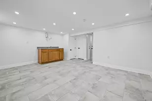 238-11 148th Dr, Rosedale, NY 11422 - Photo 16