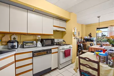 9229 Queens Boulevard #6F, Rego Park, NY 11374 - Photo 8