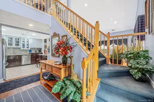 318 Erik Dr, East Setauket, NY 11733 - Photo 4
