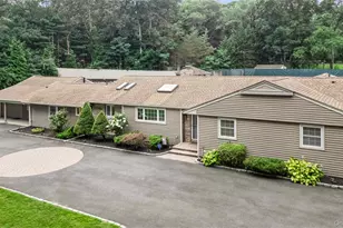 3 Beltane Dr, Dix Hills, NY 11746 - Photo 2