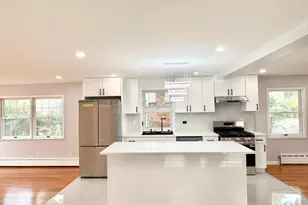 20 Baylis Pl, Syosset, NY 11791 - Photo 8