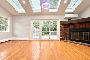 20 Baylis Pl, Syosset, NY 11791 - Photo 4