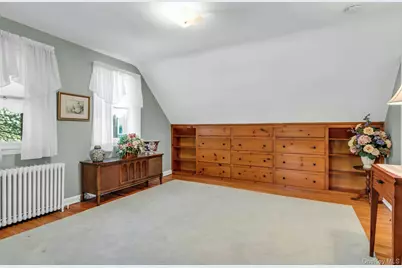 304 Old Courthouse Road, New Hyde Park, NY 11040 - Photo 24