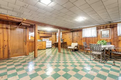 304 Old Courthouse Road, New Hyde Park, NY 11040 - Photo 26