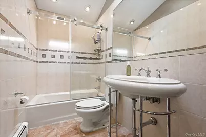 2891 Montgomery Street, Wantagh, NY 11793 - Photo 20