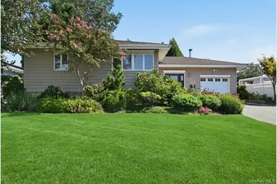 2891 Montgomery Street, Wantagh, NY 11793 - Photo 2