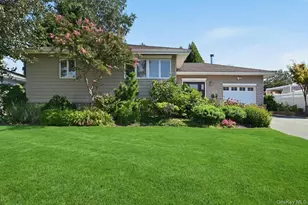 2891 Montgomery St, Wantagh, NY 11793 - Photo 2