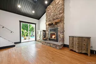 2891 Montgomery St, Wantagh, NY 11793 - Photo 4