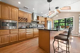 2891 Montgomery St, Wantagh, NY 11793 - Photo 8