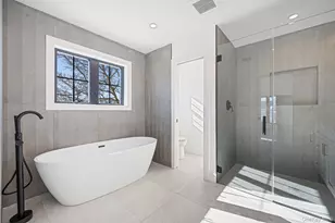 38 Pond Ln, Levittown, NY 11756 - Photo 26