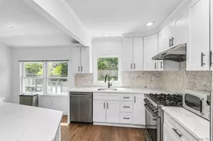 24 Lewis Ln, Port Washington, NY 11050 - Photo 8