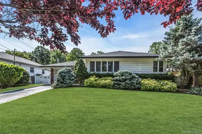 24 Lewis Lane, Port Washington, NY 11050 - Photo 2