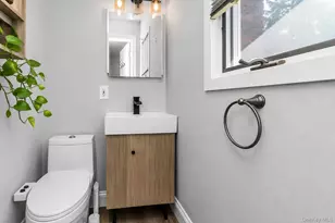 24 Lewis Ln, Port Washington, NY 11050 - Photo 22