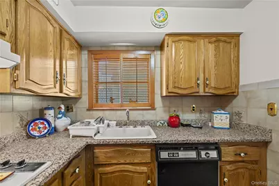 900 Vincent Avenue, Bronx, NY 10465 - Photo 14