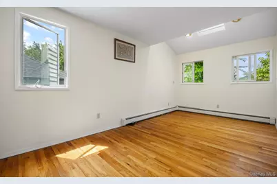 24 Cornell Drive, Great Neck, NY 11020 - Photo 14