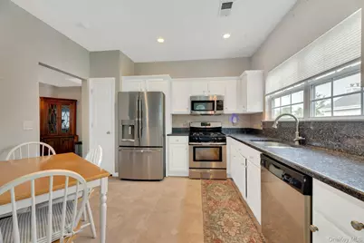 533 Highland Court, Moriches, NY 11955 - Photo 6